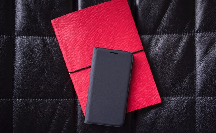 Contacts Extractor - Photo by Daria Nepriakhina on Unsplash